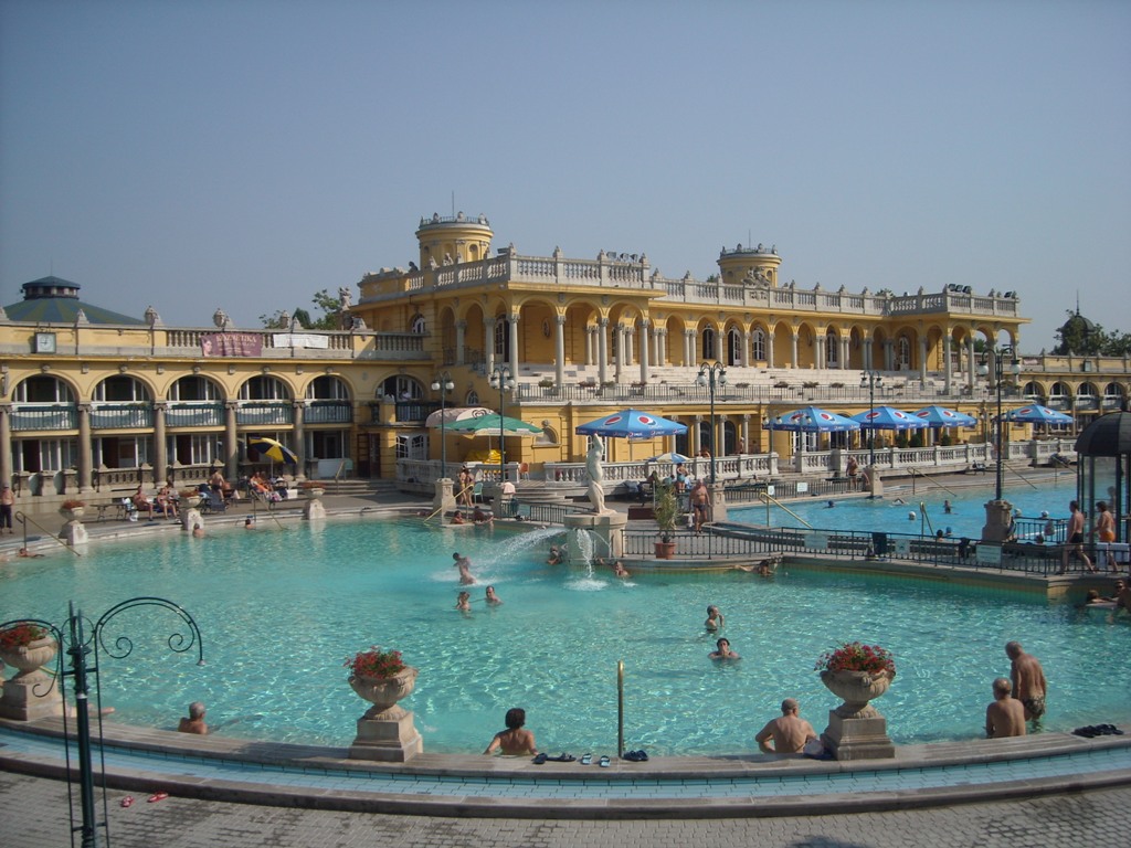 (Szechenyi spa pool.)
